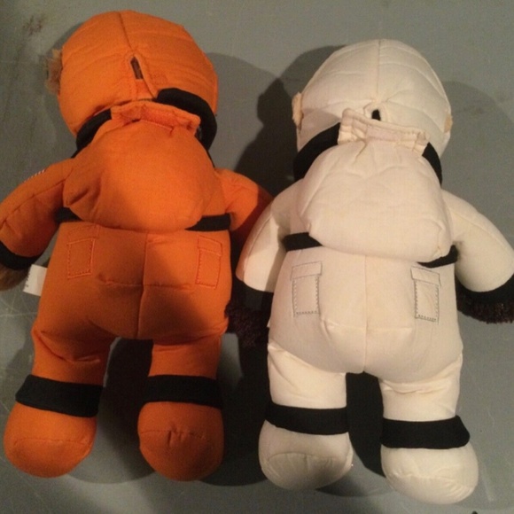 Plush bear and monkey astronaut from the Kennedy Space Center - Picture 2 of 4